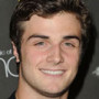 Toda la información sobre la actriz Beau Mirchoff