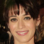 Toda la información sobre la actriz Lizzy Caplan