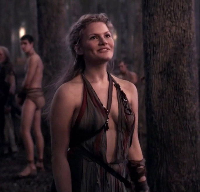 Bonnie Sveen como Chadara en la serie 'Spartacus'